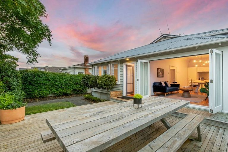 Photo of property in 14 Formby Avenue, Point Chevalier, Auckland, 1022