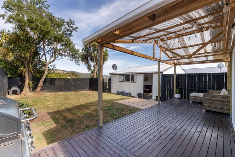 Photo of property in 96 Sievers Grove, Cannons Creek, Porirua, 5024