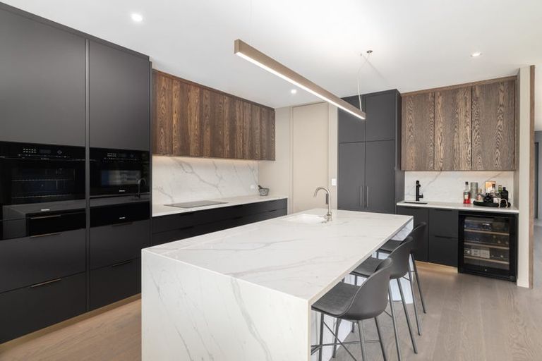 Photo of property in 37 Mount Pleasant Road, Mount Pleasant, Christchurch, 8081