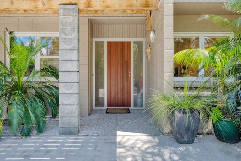 Photo of property in 42a Masterton Road, Rothesay Bay, Auckland, 0630