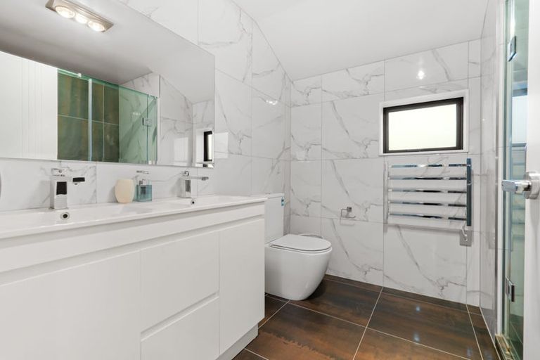 Photo of property in 15 Rosarina Lane, Takanini, 2112