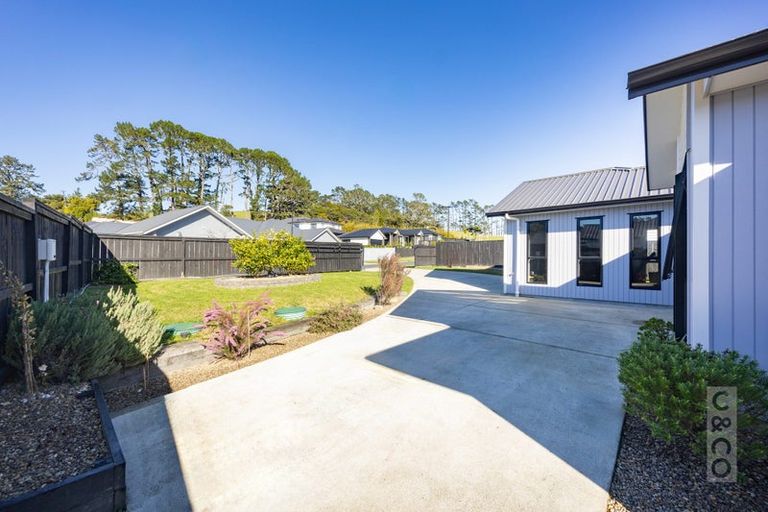 Photo of property in 7 Pukemarino Road, Waimauku, 0812