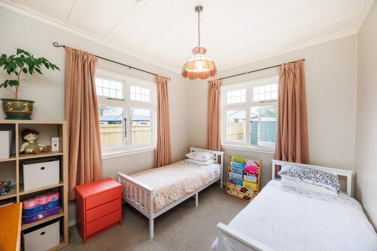 Photo of property in 27 Brightwater Terrace, Terrace End, Palmerston North, 4410