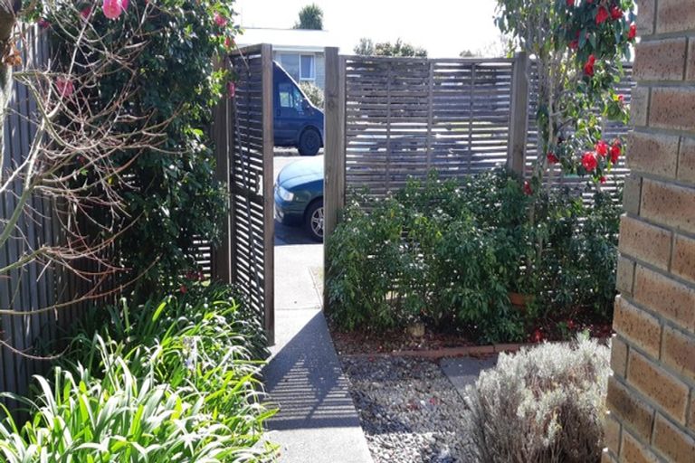 Photo of property in 47 Lyndon Street, Riccarton, Christchurch, 8041