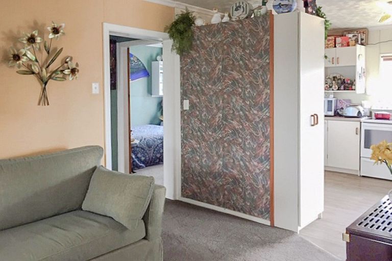 Photo of property in 35 Ruanui Street, Himatangi Beach, Foxton, 4891