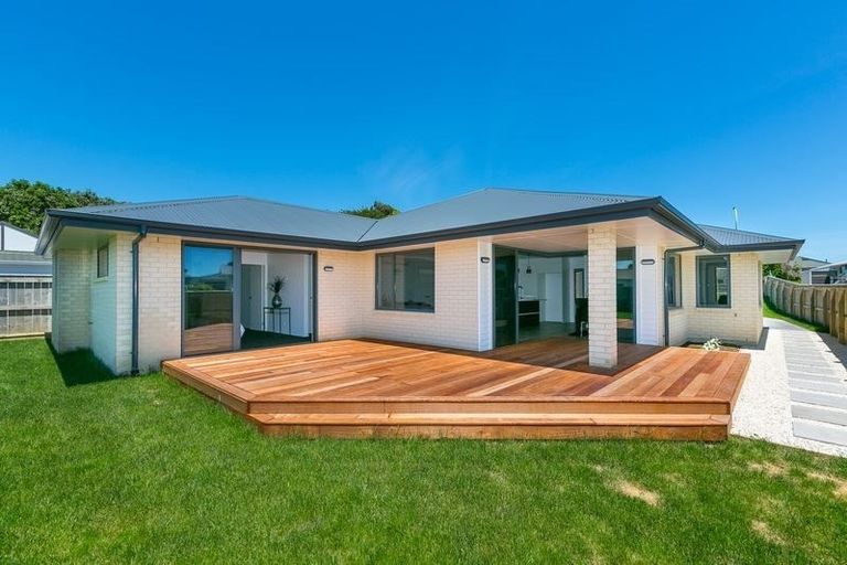 Photo of property in 4 Ellesmere Avenue, Bell Block, New Plymouth, 4312