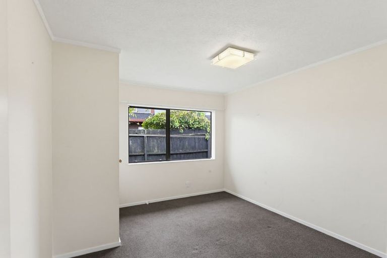 Photo of property in 6/39 Swanson Road, Henderson, Auckland, 0610