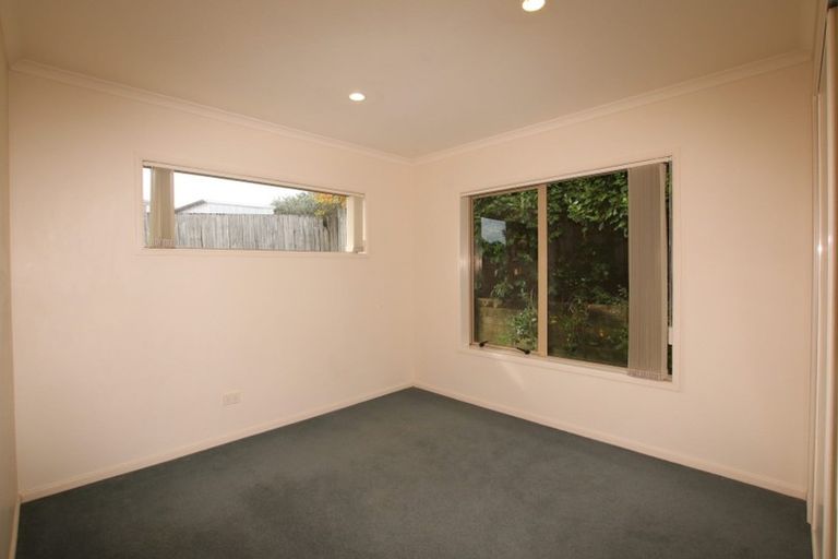 Photo of property in 15 Chelmsley Avenue, Henderson, Auckland, 0612