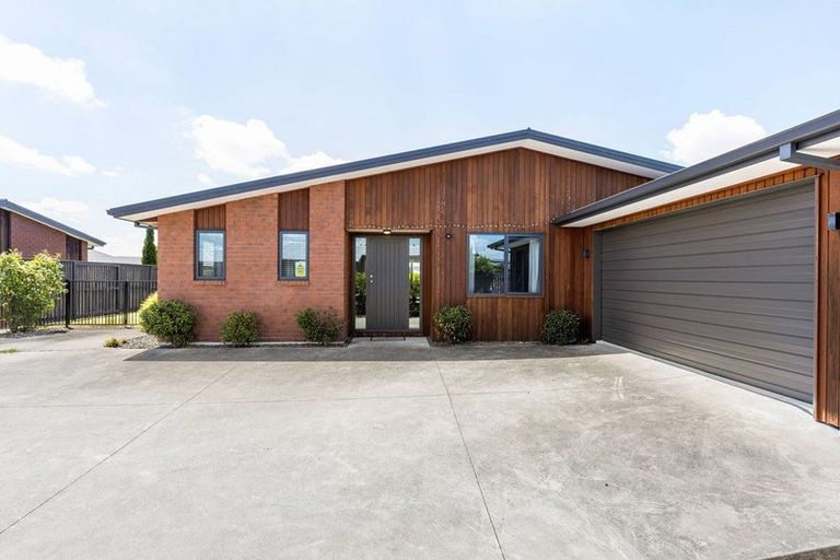 Photo of property in 40 Jarrett Terrace, Leamington, Cambridge, 3432