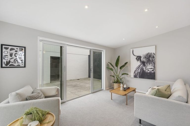 Photo of property in 114 Aeroview Drive, Beach Haven, Auckland, 0626