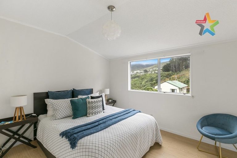 Photo of property in 2a Percy Dyett Drive, Karori, Wellington, 6012