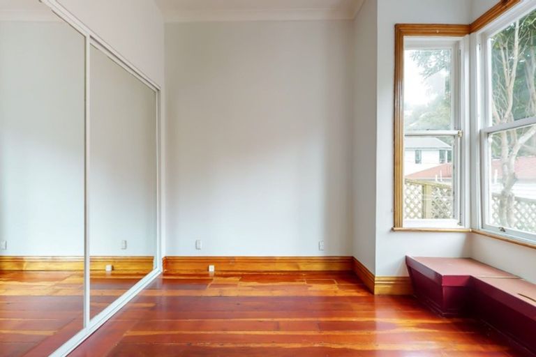 Photo of property in 145 Glenmore Street, Kelburn, Wellington, 6012