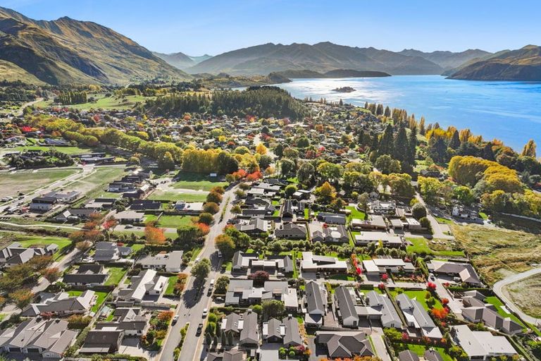 Photo of property in 21a Old Station Avenue, Wanaka, 9305