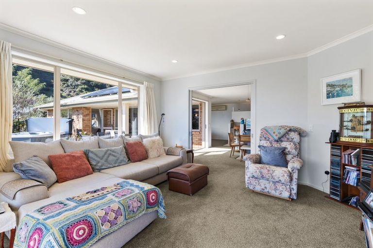 Photo of property in 7 Springlea Heights, Atawhai, Nelson, 7010