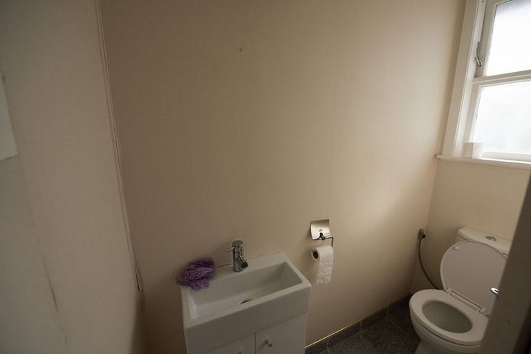 Photo of property in 12 Maple Grove, Kingston, Wellington, 6021