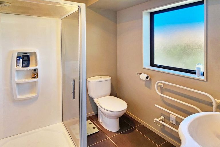 Photo of property in 2 Percy Kinsman Crescent, Riverstone Terraces, Upper Hutt, 5018