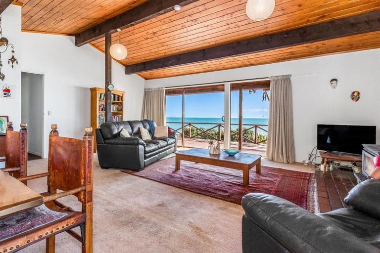 Photo of property in 82 Ames Street, Paekakariki, 5034