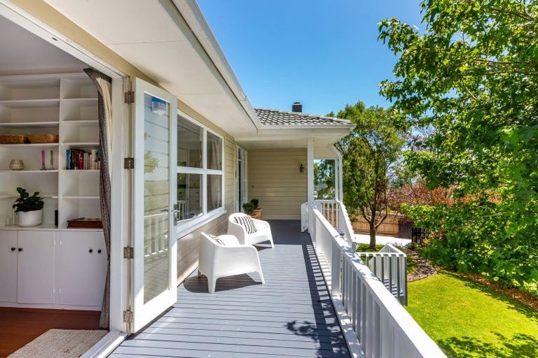 Photo of property in 18 Tui Crescent, Waikanae, 5036