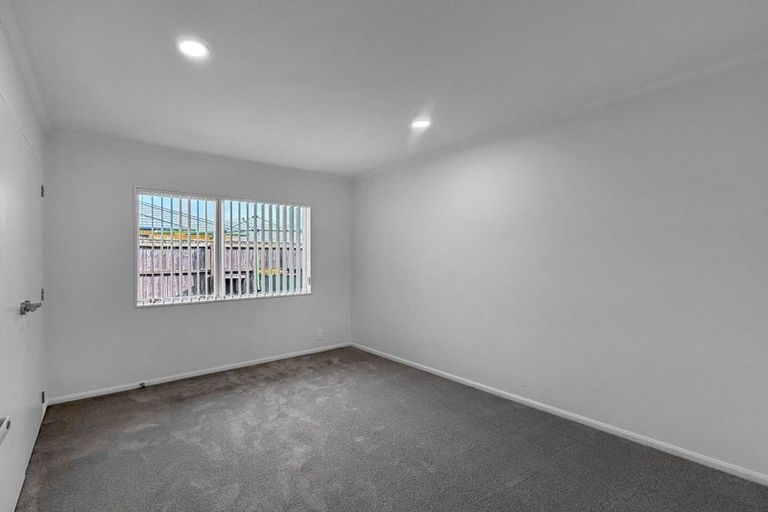 Photo of property in 65 Redcastle Drive, East Tamaki, Auckland, 2013