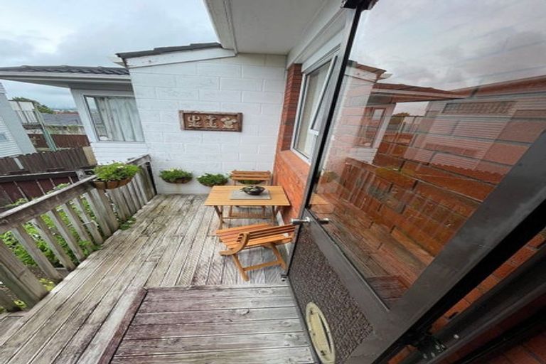 Photo of property in 1/43 Te Atatu Road, Te Atatu South, Auckland, 0610