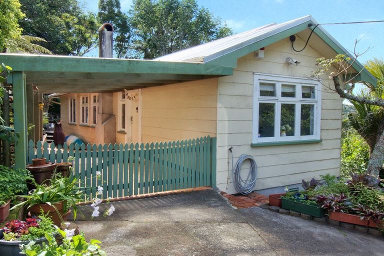 Photo of property in 10 Tinopai Road, Titirangi, Auckland, 0604