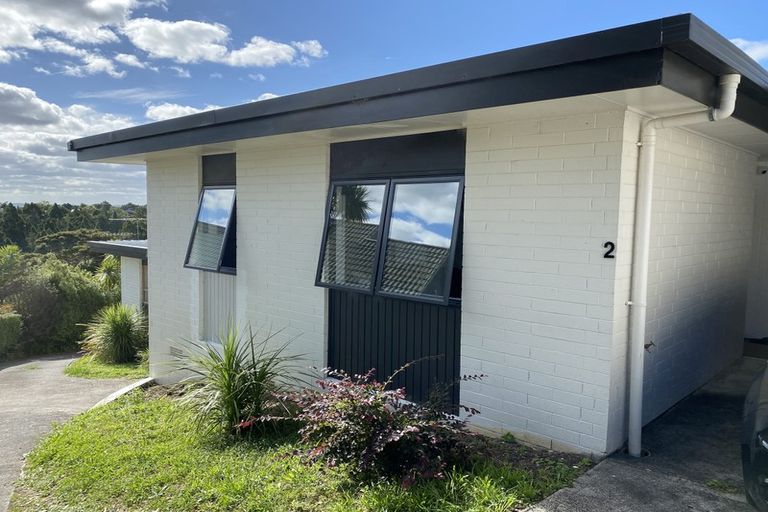 Photo of property in 2/10 Coroglen Avenue, Birkenhead, Auckland, 0626