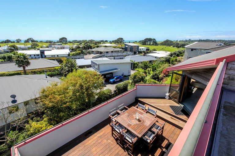 Photo of property in 3 Chatswood Grove, Fitzroy, New Plymouth, 4312
