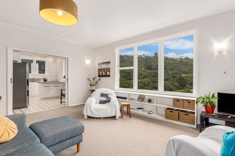 Photo of property in 107 Houghton Bay Road, Houghton Bay, Wellington, 6023