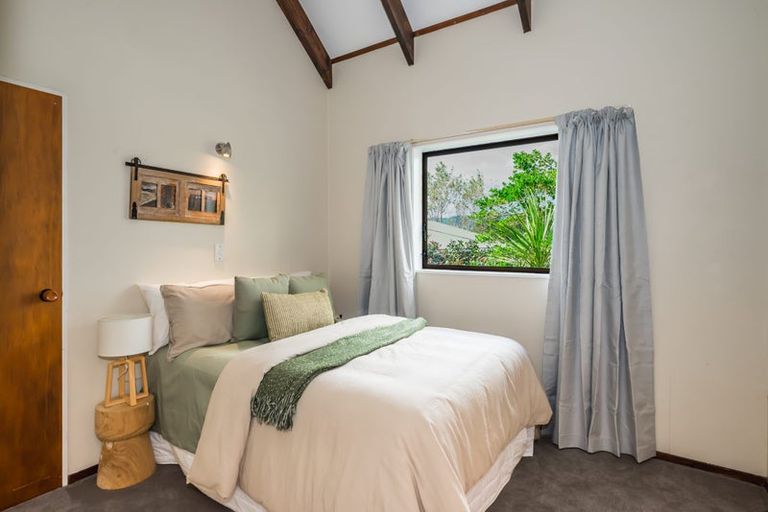 Photo of property in 24 Island View Terrace, Waikanae Beach, Waikanae, 5036