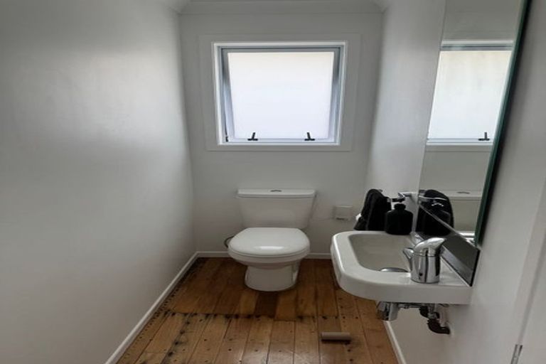 Photo of property in 28 Windsor Road, Bellevue, Tauranga, 3110