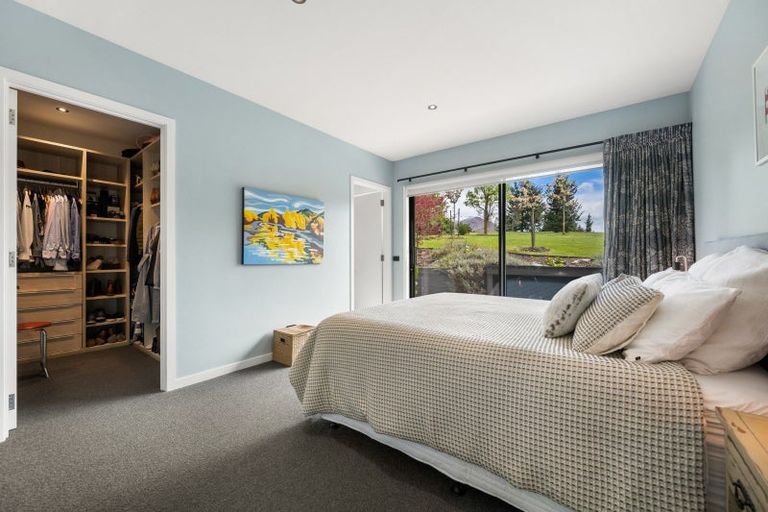 Photo of property in 37 Pendeen Crescent, Jacks Point, Queenstown, 9371