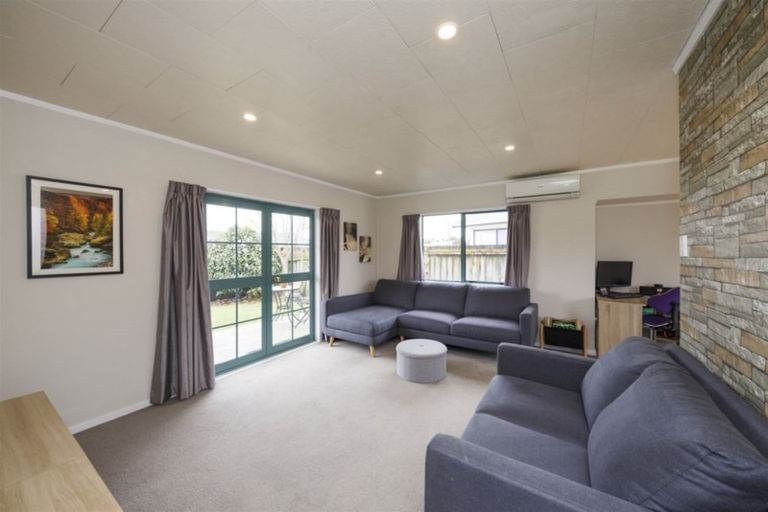 Photo of property in 94 Roberts Line, Kelvin Grove, Palmerston North, 4414