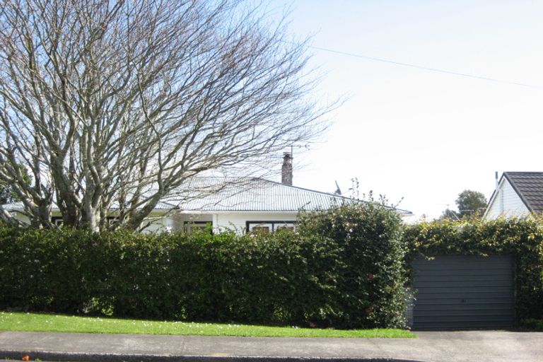 Photo of property in 57 Wallath Road, Westown, New Plymouth, 4310