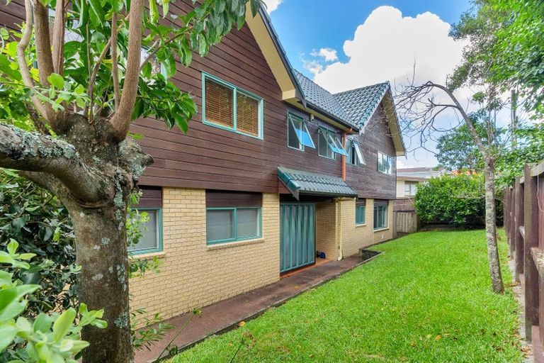 Photo of property in 7a Clematis Avenue, Murrays Bay, Auckland, 0630