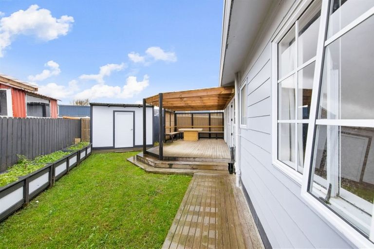 Photo of property in 1/25 Karepo Crescent, Ranui, Auckland, 0612