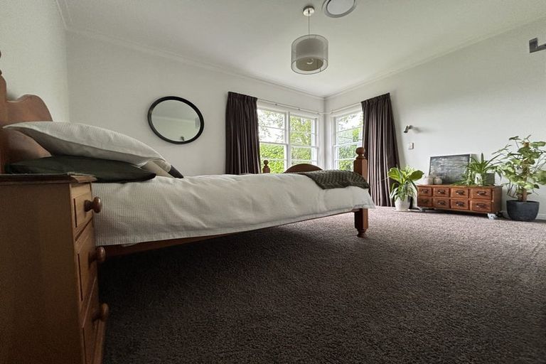 Photo of property in 27 Phoenix Avenue, Hokowhitu, Palmerston North, 4410