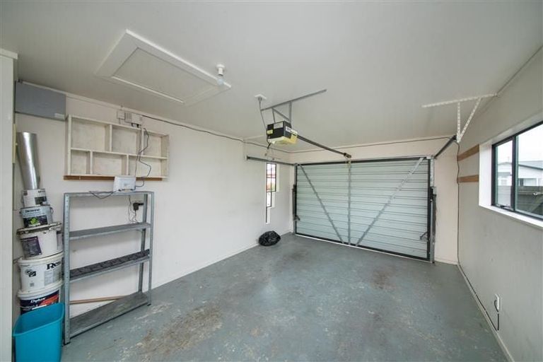 Photo of property in 32 Stewart Crescent, Hokowhitu, Palmerston North, 4410