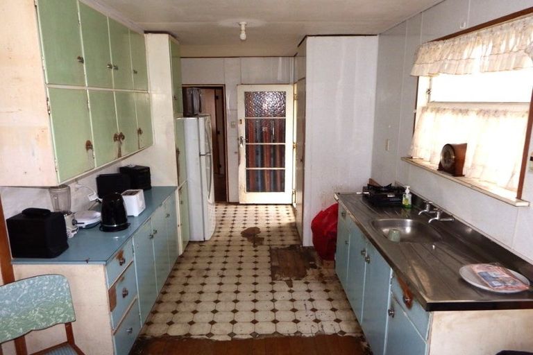 Photo of property in 15 Vera Street, Marton, 4710