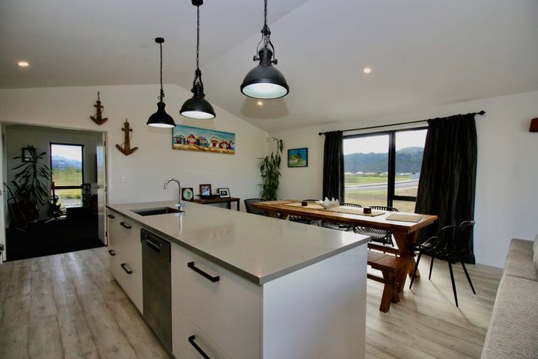 Photo of property in 3 Awatea Drive, Whitianga, 3510