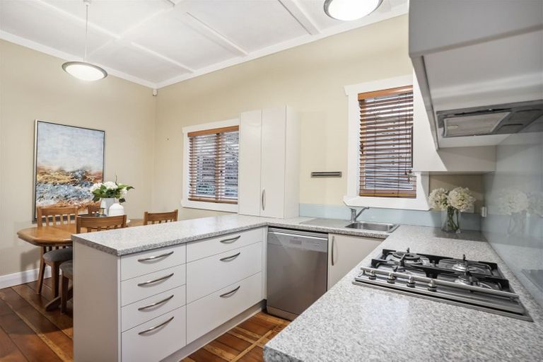 Photo of property in 32 Fergusson Avenue, Sandringham, Auckland, 1025