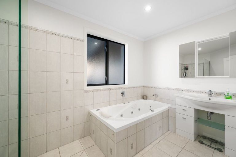 Photo of property in 10 Hyland Street, Wanaka, 9305