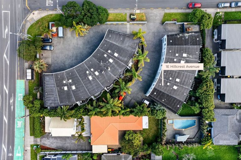 Photo of property in 5/1 Hillcrest Avenue, Hillcrest, Auckland, 0627