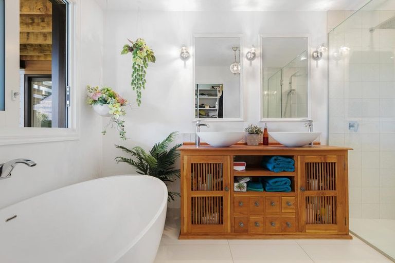 Photo of property in 15 Penrith Park Drive, Wanaka, 9305