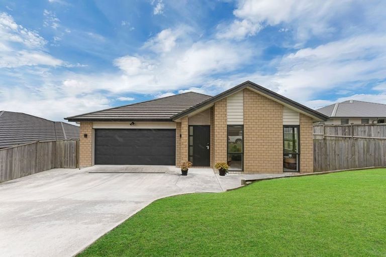 Photo of property in 16 Skiffington Road, Pokeno, 2402