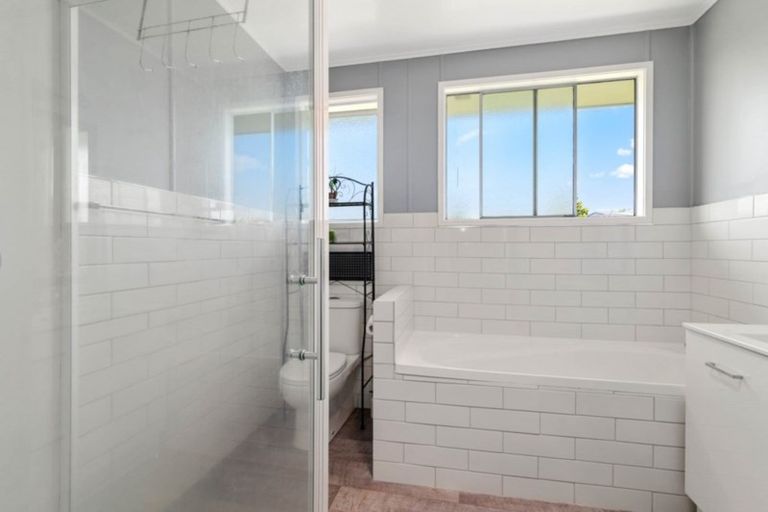 Photo of property in 22 Fenruss Street, Fairy Springs, Rotorua, 3015