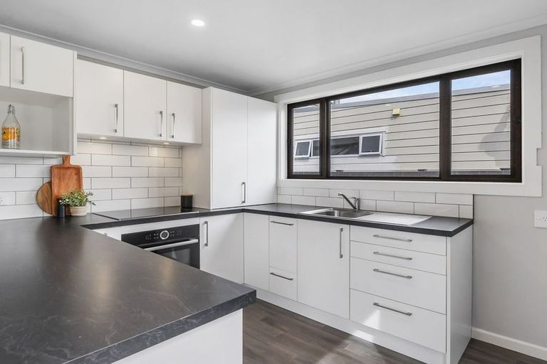 Photo of property in 280 Oxford Street, South Dunedin, Dunedin, 9012