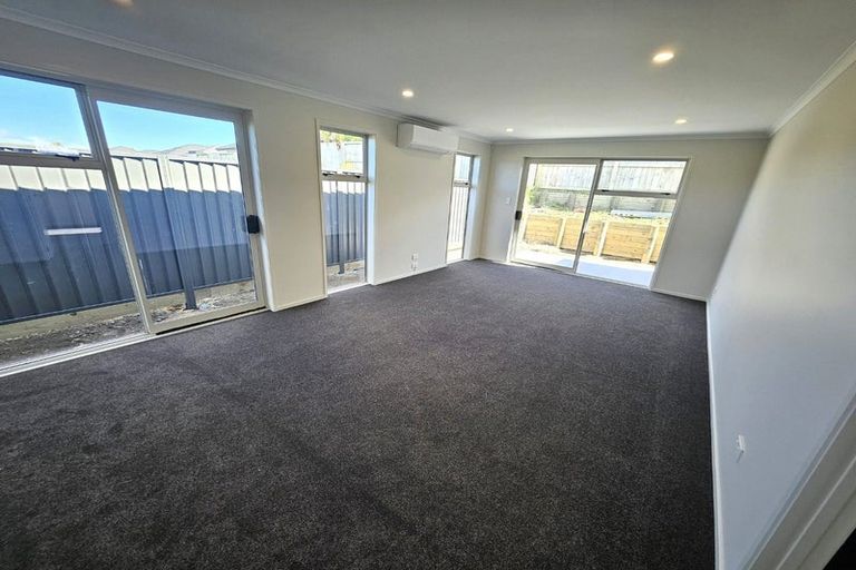 Photo of property in 27 Hammick Crescent, Pyes Pa, 3112