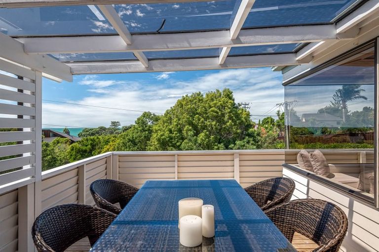 Photo of property in 11 Park Rise, Campbells Bay, Auckland, 0630