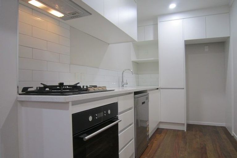 Photo of property in 1/402 Mount Albert Road, Mount Roskill, Auckland, 1041