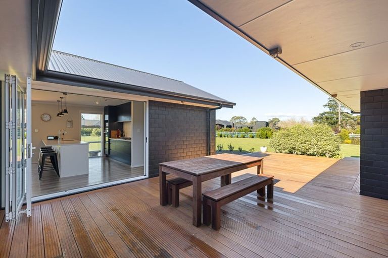 Photo of property in 18 Ashgrove Lane, Ashhurst, Palmerston North, 4470